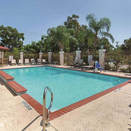 Kemah Edgewater Hotel Seabrook Exterior photo